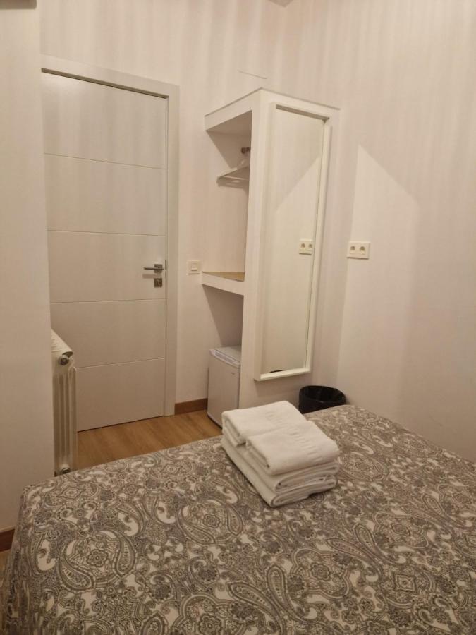 Hostal Esparteros Мадрид Екстер'єр фото