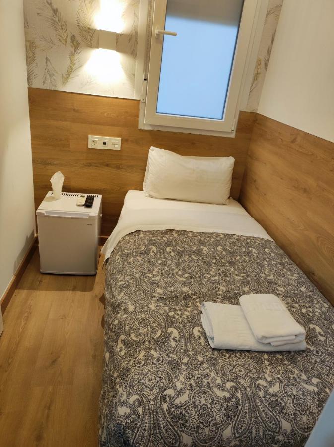 Hostal Esparteros Мадрид Екстер'єр фото