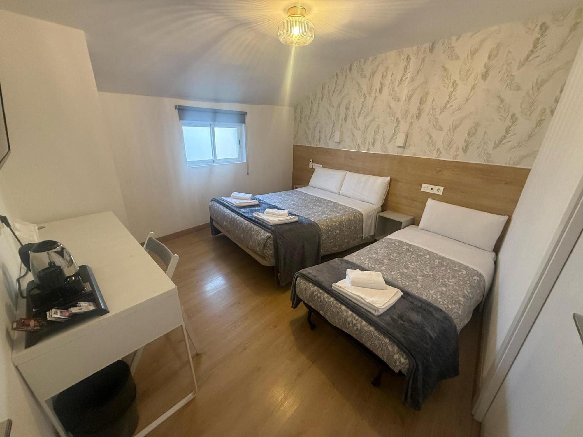 Hostal Esparteros Мадрид Екстер'єр фото